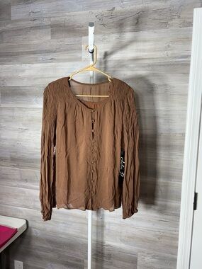 lola Brown Button-Front Crinkle Long Sleeve Blouse 2132